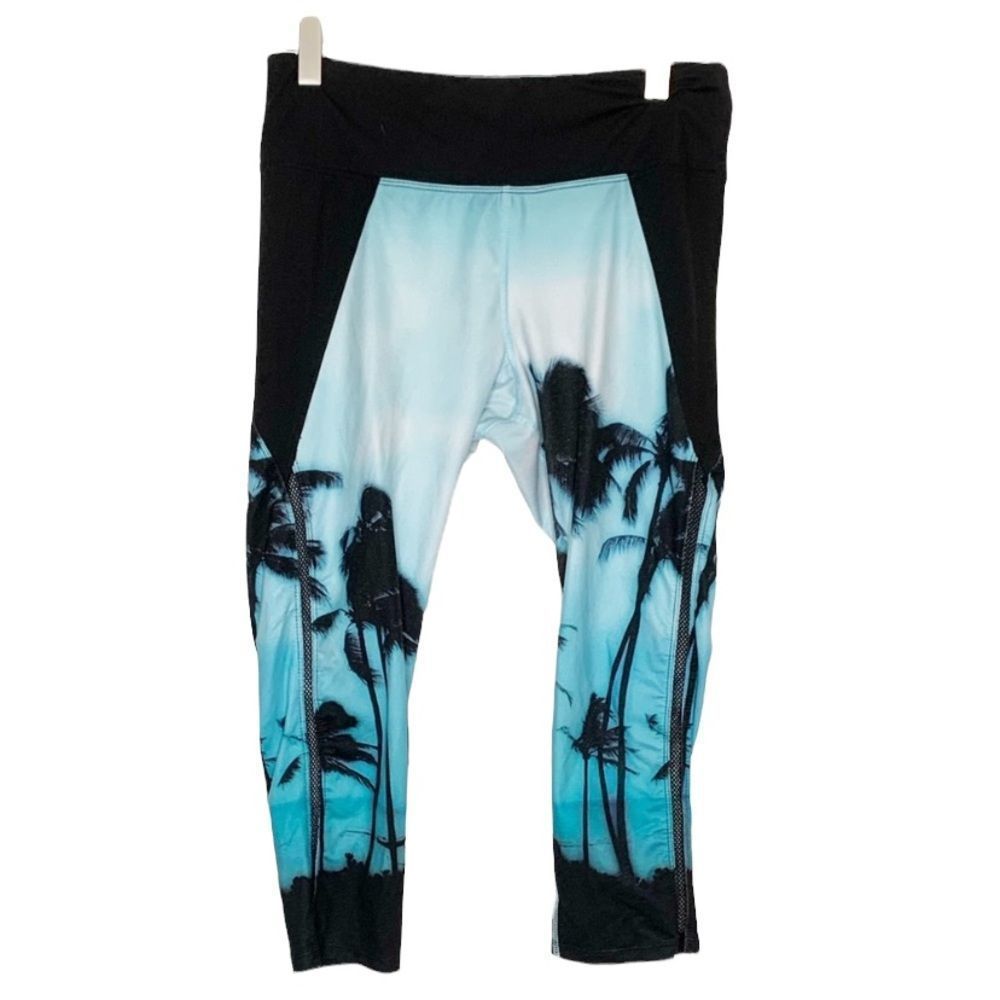 Betsey Johnson Blue Palm Print Cropped Leggings‎